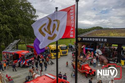 Veel activiteiten rond om de nieuwe brandweerkazerne in Oldebroek, tijdens de open dag. - © NWVFoto.nl