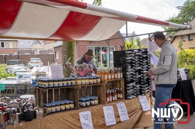 Traditioneel schapenscheren en markt tijdens het schaapscheerdersfeest bij de schaapskooi in Elspeet. - © NWVFoto.nl