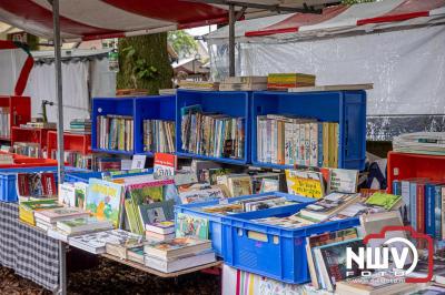 Traditioneel schapenscheren en markt tijdens het schaapscheerdersfeest bij de schaapskooi in Elspeet. - © NWVFoto.nl