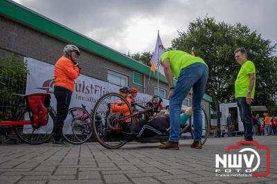 HulstFlier installateurs rond de opbrengst van Toer De Dellen 2024 af op 65000,00 euro voor de Wens Ambulance Gelderland. - © NWVFoto.nl