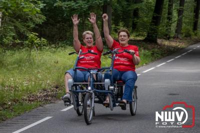 HulstFlier installateurs rond de opbrengst van Toer De Dellen 2024 af op 65000,00 euro voor de Wens Ambulance Gelderland. - © NWVFoto.nl