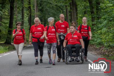 HulstFlier installateurs rond de opbrengst van Toer De Dellen 2024 af op 65000,00 euro voor de Wens Ambulance Gelderland. - © NWVFoto.nl