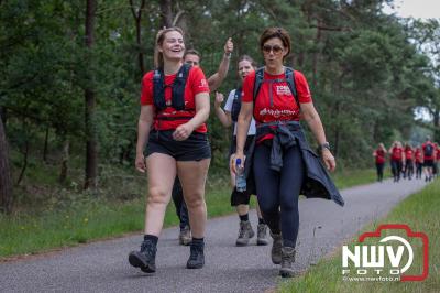 HulstFlier installateurs rond de opbrengst van Toer De Dellen 2024 af op 65000,00 euro voor de Wens Ambulance Gelderland. - © NWVFoto.nl