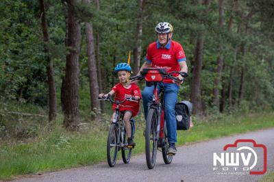 HulstFlier installateurs rond de opbrengst van Toer De Dellen 2024 af op 65000,00 euro voor de Wens Ambulance Gelderland. - © NWVFoto.nl