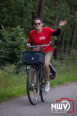 HulstFlier installateurs rond de opbrengst van Toer De Dellen 2024 af op 65000,00 euro voor de Wens Ambulance Gelderland. - © NWVFoto.nl