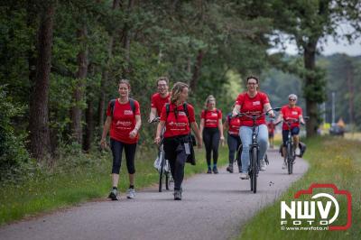 HulstFlier installateurs rond de opbrengst van Toer De Dellen 2024 af op 65000,00 euro voor de Wens Ambulance Gelderland. - © NWVFoto.nl