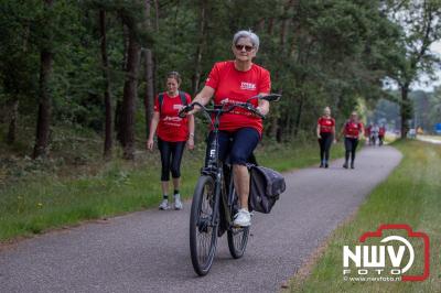 HulstFlier installateurs rond de opbrengst van Toer De Dellen 2024 af op 65000,00 euro voor de Wens Ambulance Gelderland. - © NWVFoto.nl