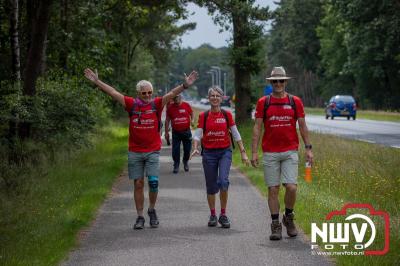 HulstFlier installateurs rond de opbrengst van Toer De Dellen 2024 af op 65000,00 euro voor de Wens Ambulance Gelderland. - © NWVFoto.nl