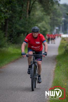 HulstFlier installateurs rond de opbrengst van Toer De Dellen 2024 af op 65000,00 euro voor de Wens Ambulance Gelderland. - © NWVFoto.nl