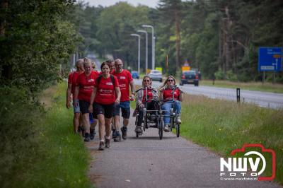 HulstFlier installateurs rond de opbrengst van Toer De Dellen 2024 af op 65000,00 euro voor de Wens Ambulance Gelderland. - © NWVFoto.nl