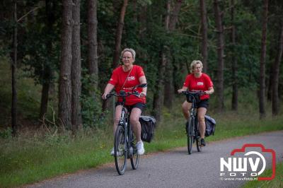 HulstFlier installateurs rond de opbrengst van Toer De Dellen 2024 af op 65000,00 euro voor de Wens Ambulance Gelderland. - © NWVFoto.nl