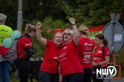 HulstFlier installateurs rond de opbrengst van Toer De Dellen 2024 af op 65000,00 euro voor de Wens Ambulance Gelderland. - © NWVFoto.nl