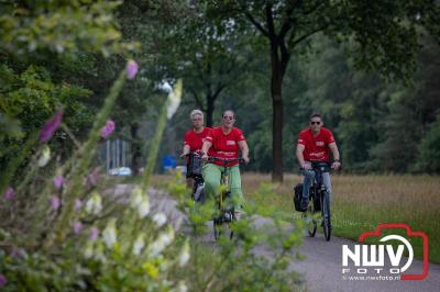 HulstFlier installateurs rond de opbrengst van Toer De Dellen 2024 af op 65000,00 euro voor de Wens Ambulance Gelderland. - © NWVFoto.nl