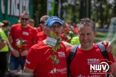 HulstFlier installateurs rond de opbrengst van Toer De Dellen 2024 af op 65000,00 euro voor de Wens Ambulance Gelderland. - © NWVFoto.nl