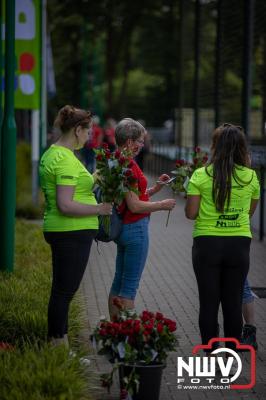 HulstFlier installateurs rond de opbrengst van Toer De Dellen 2024 af op 65000,00 euro voor de Wens Ambulance Gelderland. - © NWVFoto.nl