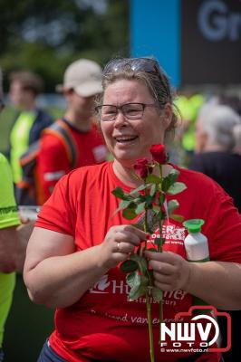 HulstFlier installateurs rond de opbrengst van Toer De Dellen 2024 af op 65000,00 euro voor de Wens Ambulance Gelderland. - © NWVFoto.nl