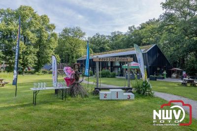 De eerste A. Vogelloop vond plaats onder prachtige weersomstandigheden, waarbij de deelnemers door de Vogeltuin en over het landgoed Zwaluwenburg in 't Harde liepen. - © NWVFoto.nl