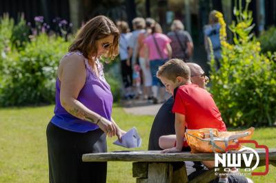 De eerste A. Vogelloop vond plaats onder prachtige weersomstandigheden, waarbij de deelnemers door de Vogeltuin en over het landgoed Zwaluwenburg in 't Harde liepen. - © NWVFoto.nl