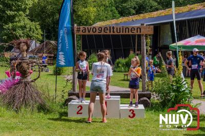 De eerste A. Vogelloop vond plaats onder prachtige weersomstandigheden, waarbij de deelnemers door de Vogeltuin en over het landgoed Zwaluwenburg in 't Harde liepen. - © NWVFoto.nl