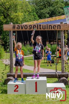 De eerste A. Vogelloop vond plaats onder prachtige weersomstandigheden, waarbij de deelnemers door de Vogeltuin en over het landgoed Zwaluwenburg in 't Harde liepen. - © NWVFoto.nl