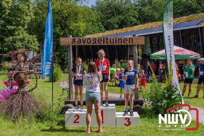 De eerste A. Vogelloop vond plaats onder prachtige weersomstandigheden, waarbij de deelnemers door de Vogeltuin en over het landgoed Zwaluwenburg in 't Harde liepen. - © NWVFoto.nl