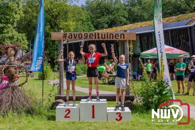 De eerste A. Vogelloop vond plaats onder prachtige weersomstandigheden, waarbij de deelnemers door de Vogeltuin en over het landgoed Zwaluwenburg in 't Harde liepen. - © NWVFoto.nl