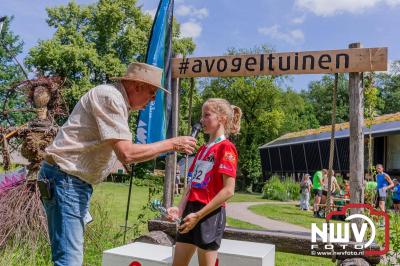 De eerste A. Vogelloop vond plaats onder prachtige weersomstandigheden, waarbij de deelnemers door de Vogeltuin en over het landgoed Zwaluwenburg in 't Harde liepen. - © NWVFoto.nl