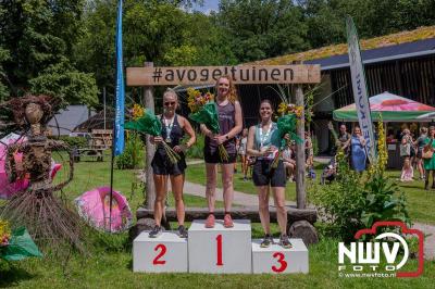 De eerste A. Vogelloop vond plaats onder prachtige weersomstandigheden, waarbij de deelnemers door de Vogeltuin en over het landgoed Zwaluwenburg in 't Harde liepen. - © NWVFoto.nl