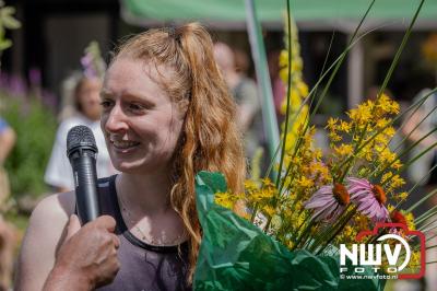 De eerste A. Vogelloop vond plaats onder prachtige weersomstandigheden, waarbij de deelnemers door de Vogeltuin en over het landgoed Zwaluwenburg in 't Harde liepen. - © NWVFoto.nl