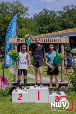 De eerste A. Vogelloop vond plaats onder prachtige weersomstandigheden, waarbij de deelnemers door de Vogeltuin en over het landgoed Zwaluwenburg in 't Harde liepen. - © NWVFoto.nl