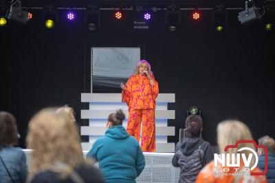 Thomas Berge kon de sfeer er wel in krijgen bij Kokki's Viert de Zomer, nadat Nederland door was naar de halve finale EK voetbal. - © NWVFoto.nl