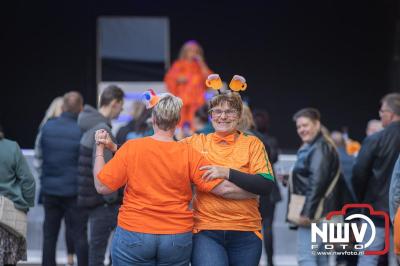 Thomas Berge kon de sfeer er wel in krijgen bij Kokki's Viert de Zomer, nadat Nederland door was naar de halve finale EK voetbal. - © NWVFoto.nl