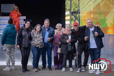 Thomas Berge kon de sfeer er wel in krijgen bij Kokki's Viert de Zomer, nadat Nederland door was naar de halve finale EK voetbal. - © NWVFoto.nl