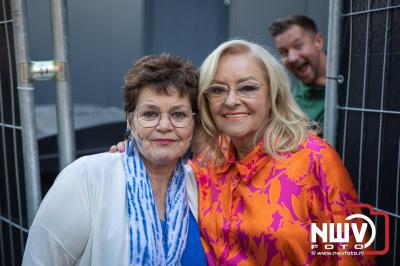 Thomas Berge kon de sfeer er wel in krijgen bij Kokki's Viert de Zomer, nadat Nederland door was naar de halve finale EK voetbal. - © NWVFoto.nl