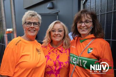 Thomas Berge kon de sfeer er wel in krijgen bij Kokki's Viert de Zomer, nadat Nederland door was naar de halve finale EK voetbal. - © NWVFoto.nl