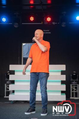 Thomas Berge kon de sfeer er wel in krijgen bij Kokki's Viert de Zomer, nadat Nederland door was naar de halve finale EK voetbal. - © NWVFoto.nl