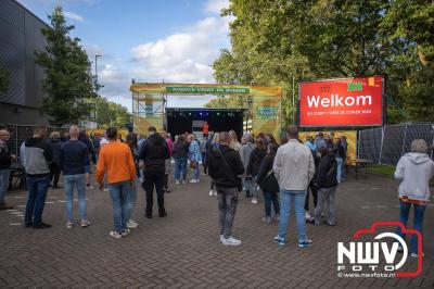 Thomas Berge kon de sfeer er wel in krijgen bij Kokki's Viert de Zomer, nadat Nederland door was naar de halve finale EK voetbal. - © NWVFoto.nl