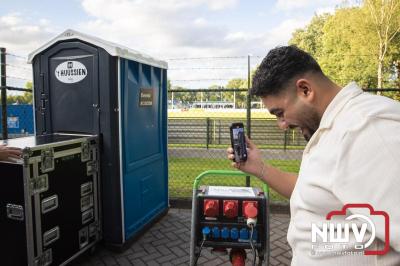 Thomas Berge kon de sfeer er wel in krijgen bij Kokki's Viert de Zomer, nadat Nederland door was naar de halve finale EK voetbal. - © NWVFoto.nl