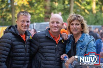 Thomas Berge kon de sfeer er wel in krijgen bij Kokki's Viert de Zomer, nadat Nederland door was naar de halve finale EK voetbal. - © NWVFoto.nl