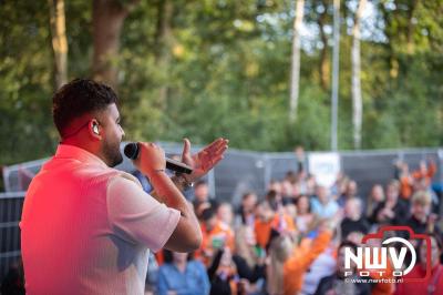 Thomas Berge kon de sfeer er wel in krijgen bij Kokki's Viert de Zomer, nadat Nederland door was naar de halve finale EK voetbal. - © NWVFoto.nl