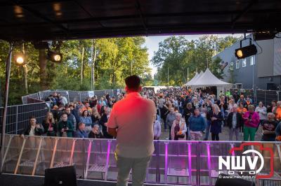 Thomas Berge kon de sfeer er wel in krijgen bij Kokki's Viert de Zomer, nadat Nederland door was naar de halve finale EK voetbal. - © NWVFoto.nl