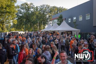 Thomas Berge kon de sfeer er wel in krijgen bij Kokki's Viert de Zomer, nadat Nederland door was naar de halve finale EK voetbal. - © NWVFoto.nl