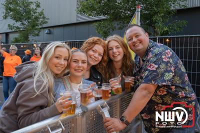 Thomas Berge kon de sfeer er wel in krijgen bij Kokki's Viert de Zomer, nadat Nederland door was naar de halve finale EK voetbal. - © NWVFoto.nl