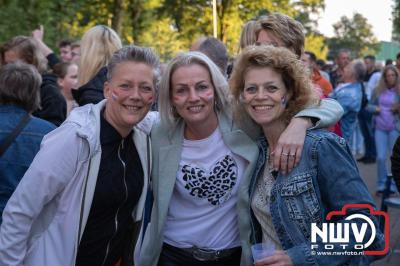 Thomas Berge kon de sfeer er wel in krijgen bij Kokki's Viert de Zomer, nadat Nederland door was naar de halve finale EK voetbal. - © NWVFoto.nl