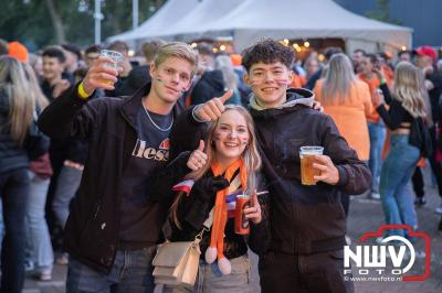 Thomas Berge kon de sfeer er wel in krijgen bij Kokki's Viert de Zomer, nadat Nederland door was naar de halve finale EK voetbal. - © NWVFoto.nl