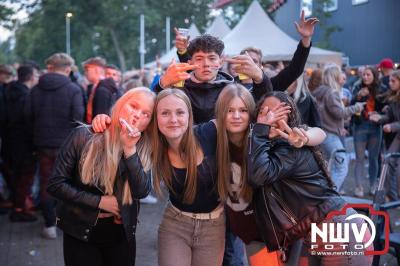 Thomas Berge kon de sfeer er wel in krijgen bij Kokki's Viert de Zomer, nadat Nederland door was naar de halve finale EK voetbal. - © NWVFoto.nl