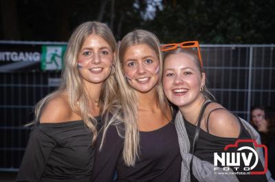 Thomas Berge kon de sfeer er wel in krijgen bij Kokki's Viert de Zomer, nadat Nederland door was naar de halve finale EK voetbal. - © NWVFoto.nl