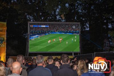 Thomas Berge kon de sfeer er wel in krijgen bij Kokki's Viert de Zomer, nadat Nederland door was naar de halve finale EK voetbal. - © NWVFoto.nl