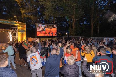 Thomas Berge kon de sfeer er wel in krijgen bij Kokki's Viert de Zomer, nadat Nederland door was naar de halve finale EK voetbal. - © NWVFoto.nl