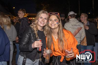 Thomas Berge kon de sfeer er wel in krijgen bij Kokki's Viert de Zomer, nadat Nederland door was naar de halve finale EK voetbal. - © NWVFoto.nl